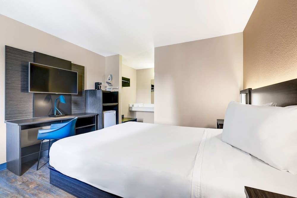 Motel 6 Kirkland, WA - North Kirkland