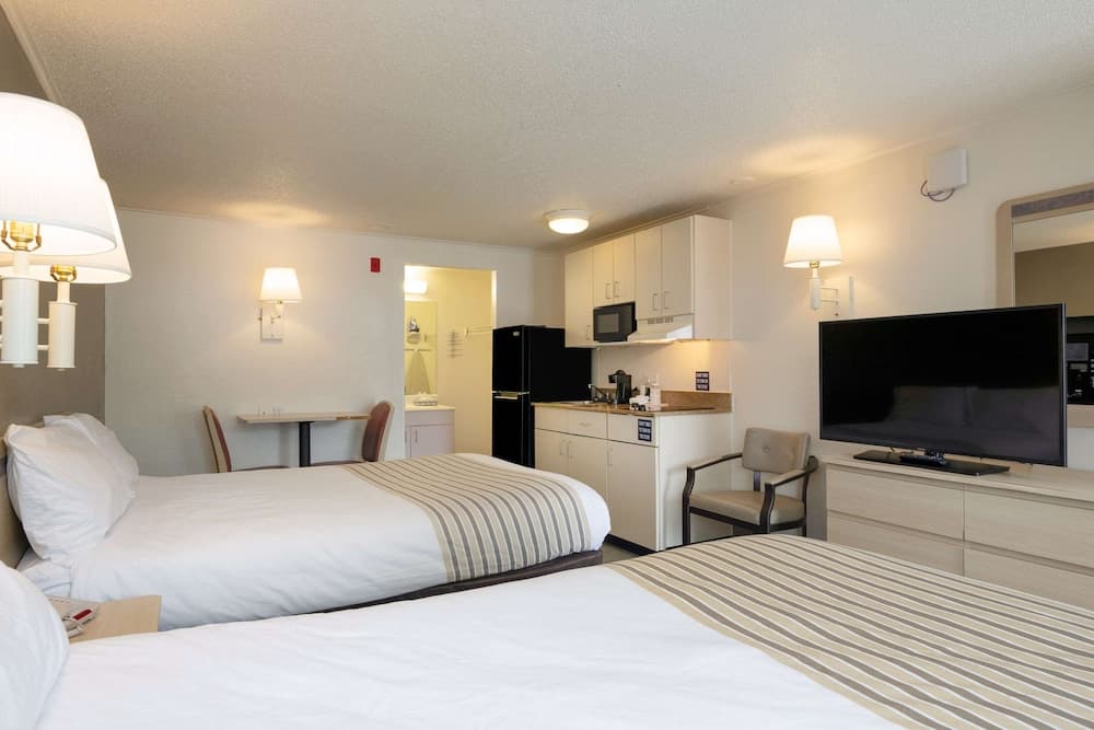 Suburban Studios Mentor - Cleveland Northeast