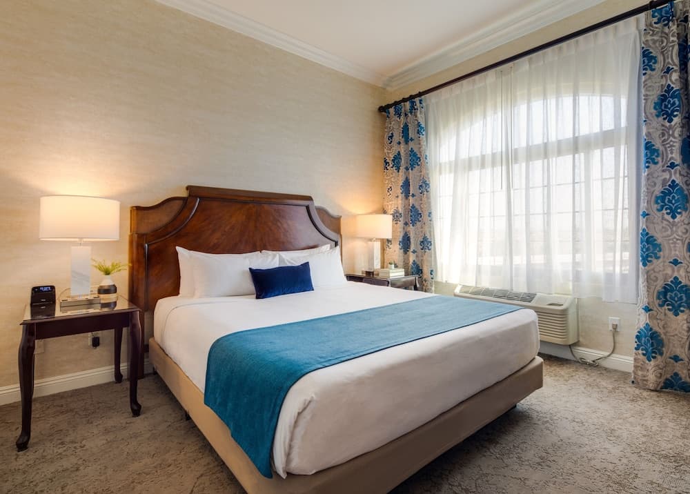 Ayres Suites Diamond Bar