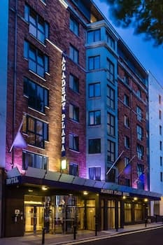 Academy Plaza Hotel