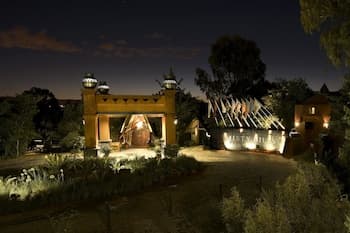 Misty Hills Country Hotel