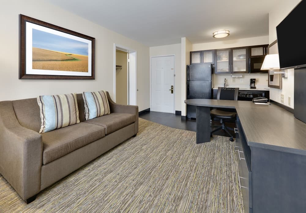 Candlewood Suites Market Center by IHG
