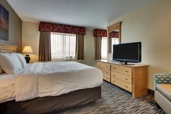 EverSpring Inn & Suites