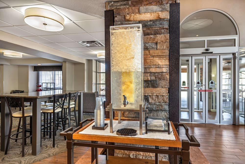 Best Western Plus Peak Vista Inn & Suites