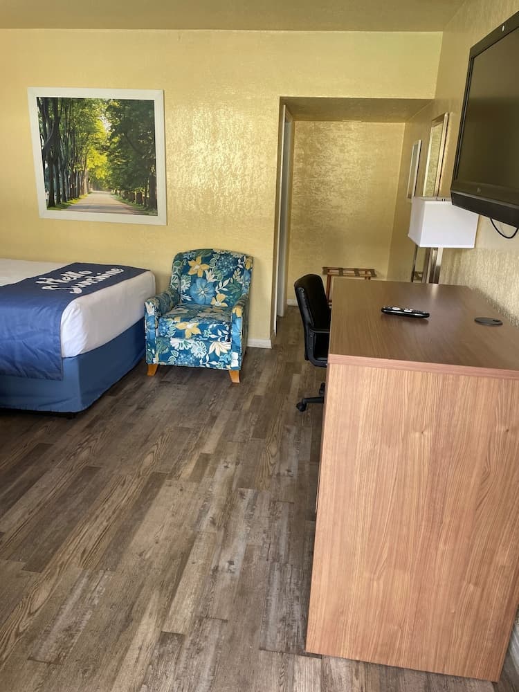 Days Inn by Wyndham Gainesville University