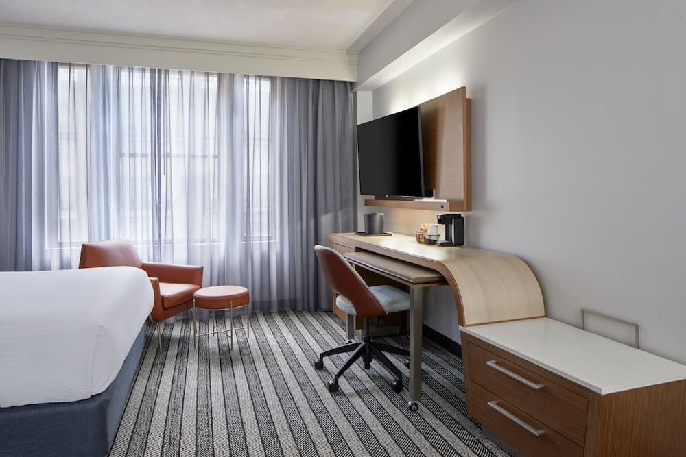 Courtyard By Marriott Nashville Downtown