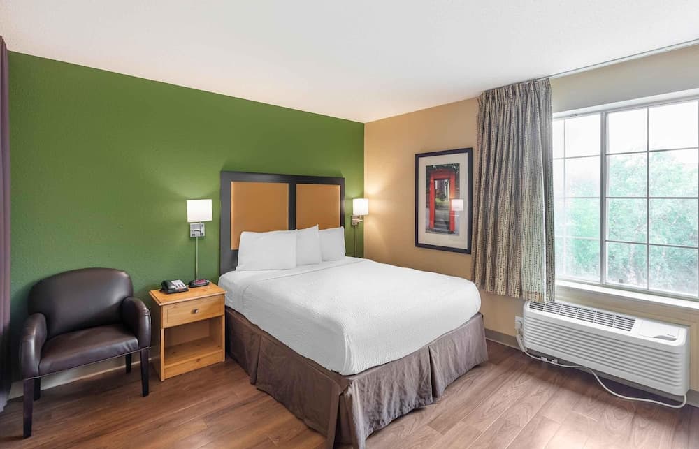 Extended Stay America Suites Milwaukee Brookfield