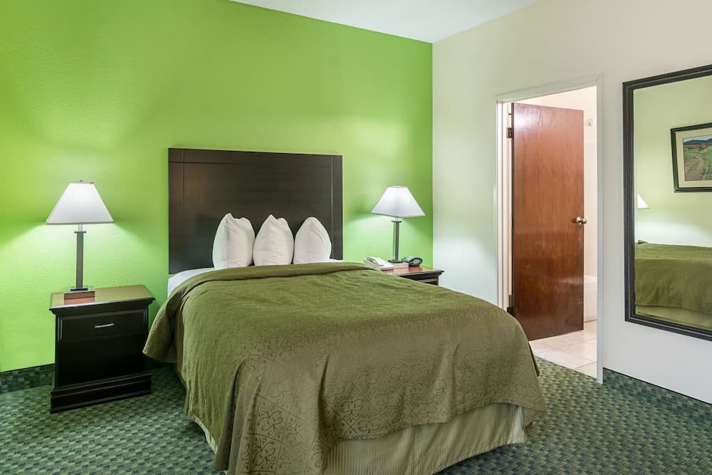 Quality Inn & Suites Harvey - Chicago Southland