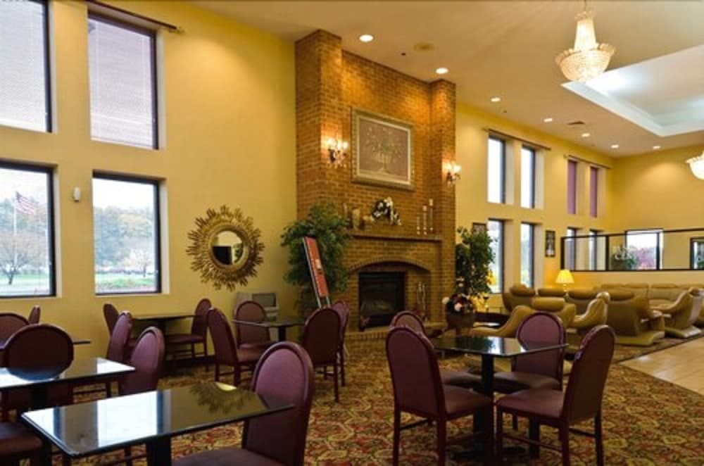Comfort Suites Hagerstown Southeast