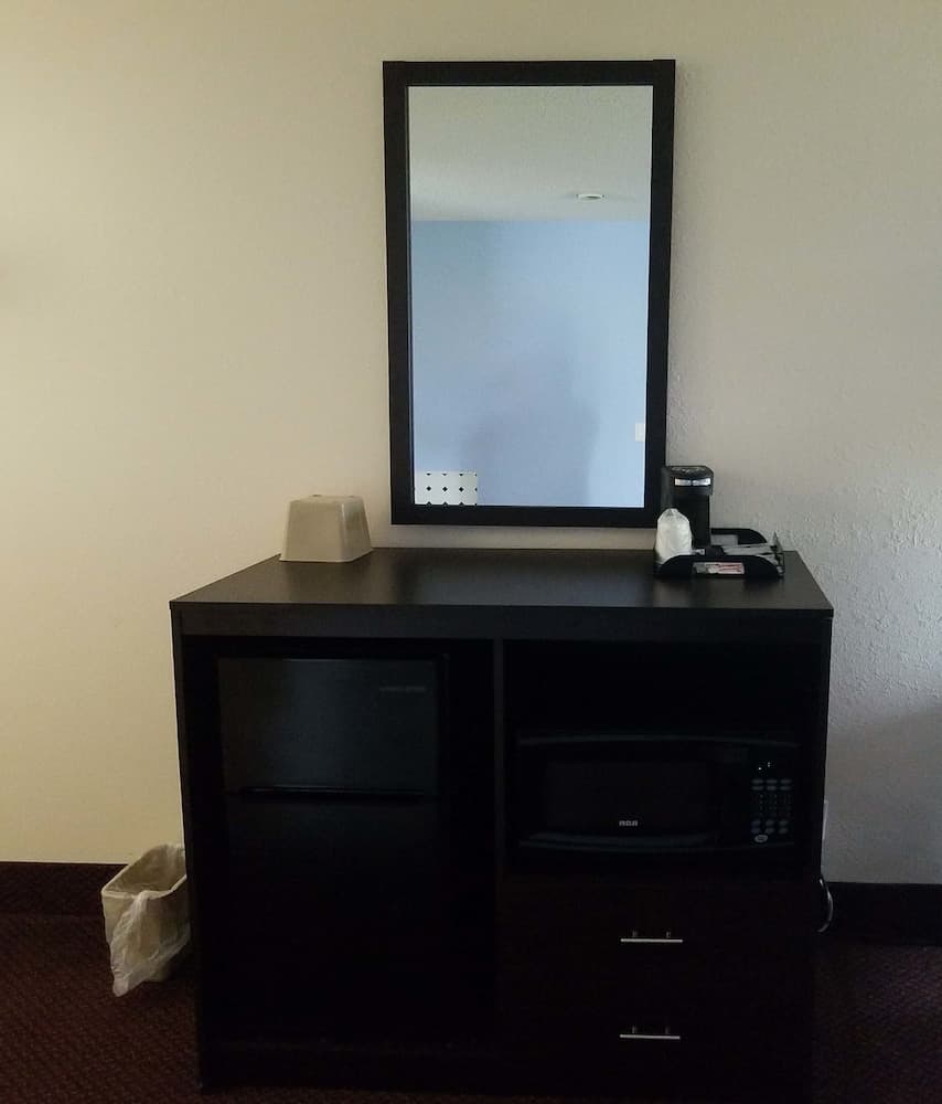 Super 8 by Wyndham Galesburg