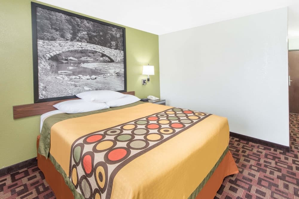 Super 8 by Wyndham Moberly MO