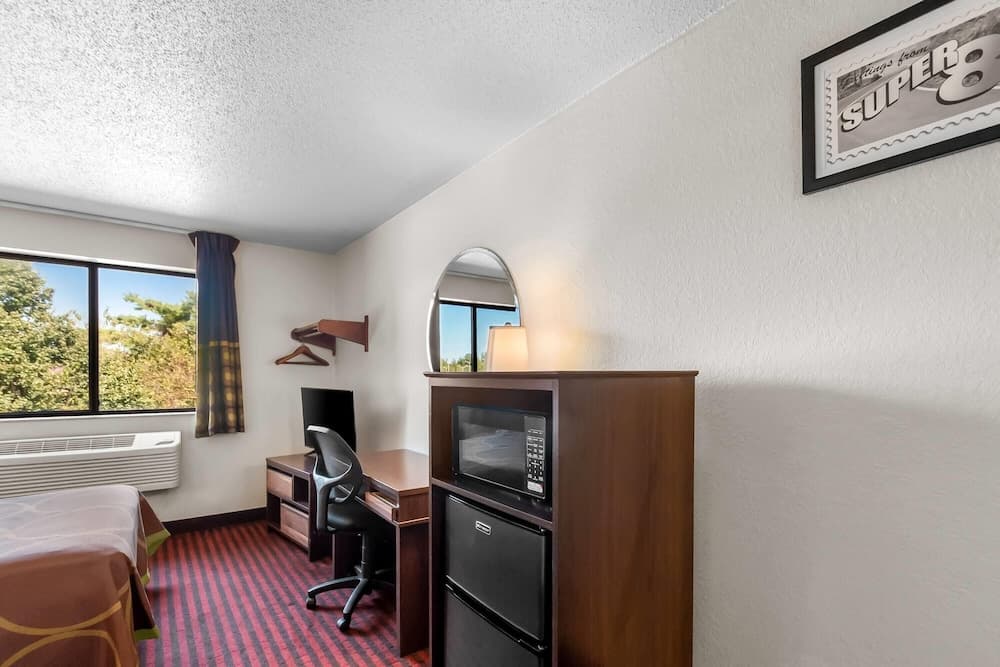 Super 8 by Wyndham Dumfries/Quantico