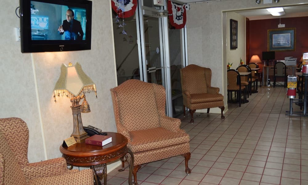 Super 8 by Wyndham Tifton