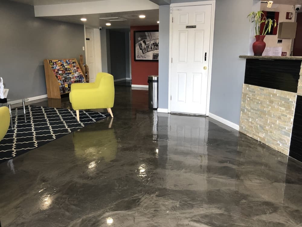 Super 8 by Wyndham San Antonio Pearl District / Downtown