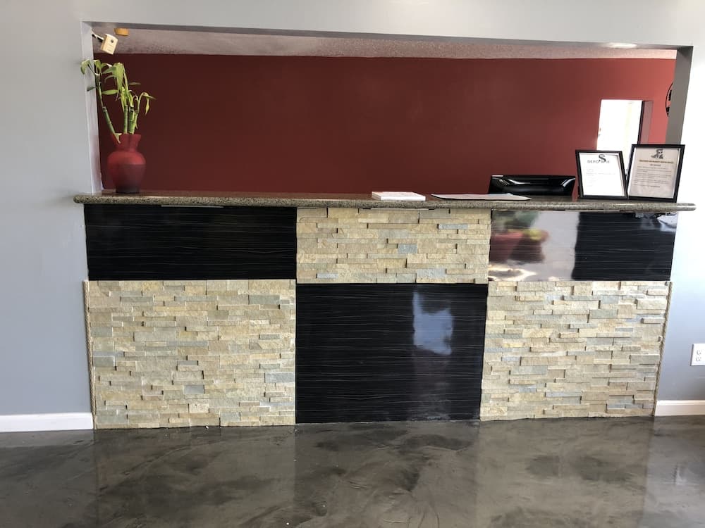 Super 8 by Wyndham San Antonio Pearl District / Downtown