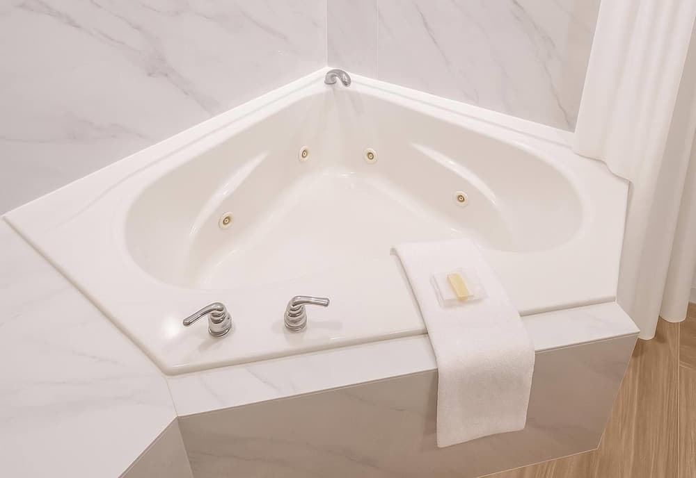 Travelodge by Wyndham Muskegon