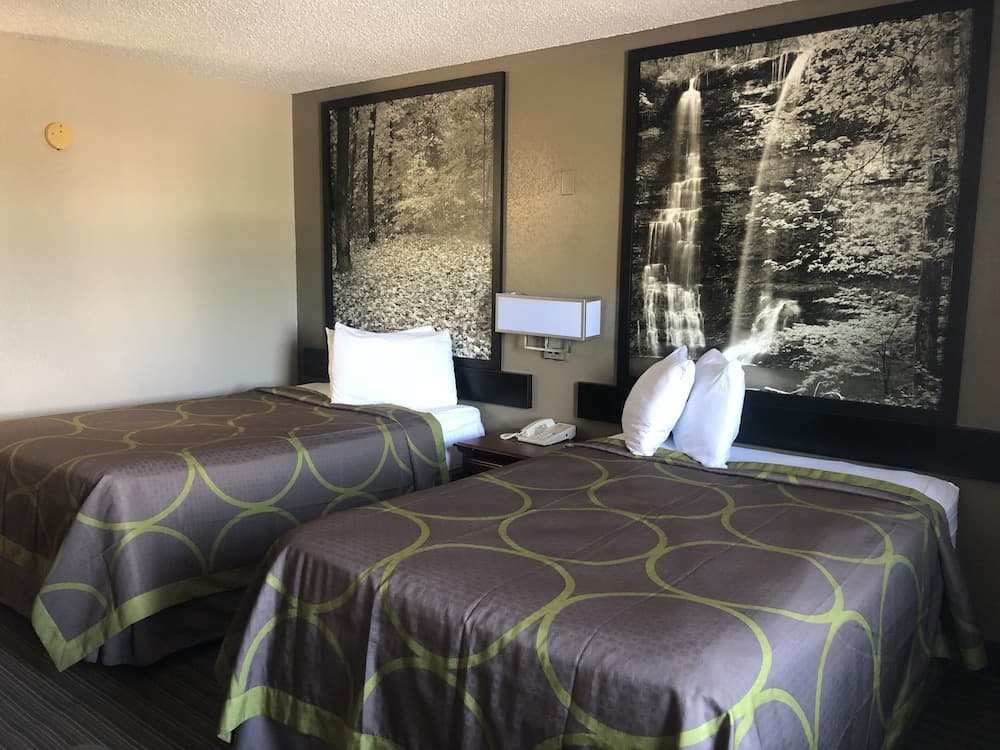 Super 8 by Wyndham Neosho