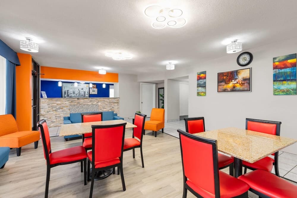 Super 8 by Wyndham Bulls Gap Greeneville Area