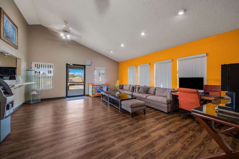 Econo Lodge San Antonio near SeaWorld - Medical Center