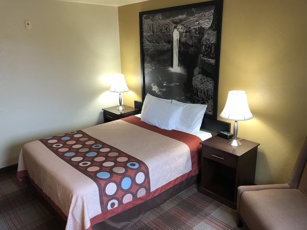 Super 8 by Wyndham Kennewick