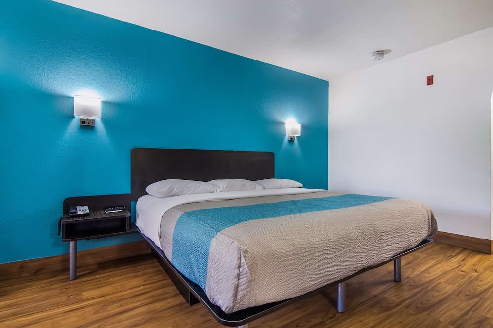 Motel 6 Pensacola, FL - NAS