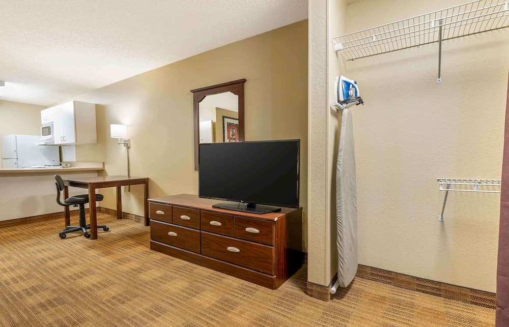 Extended Stay America Suites Indianapolis Airport