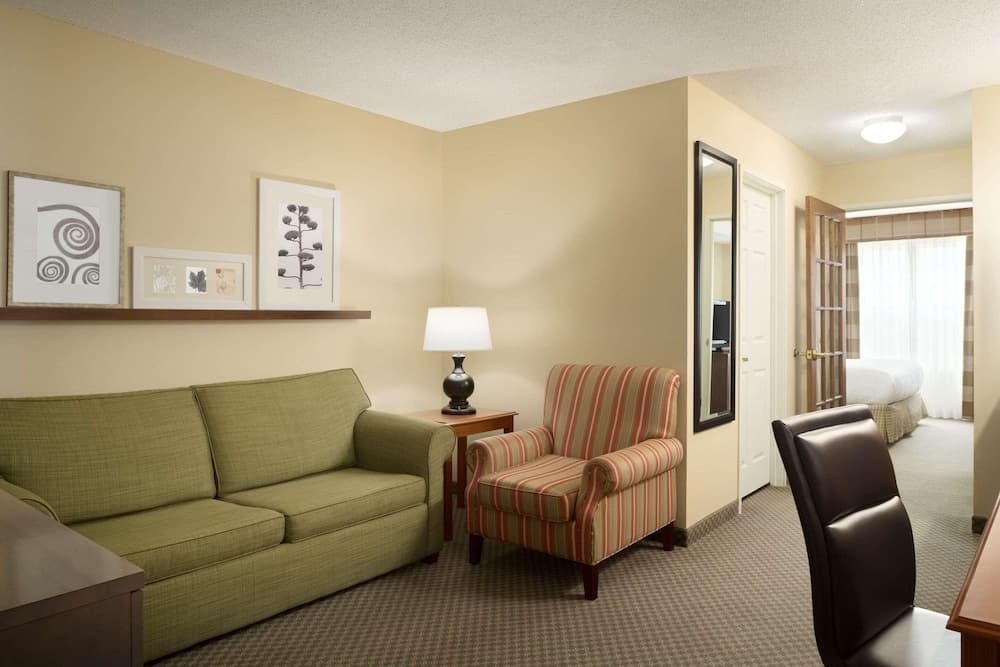 Country Inn & Suites by Radisson, Grinnell, IA