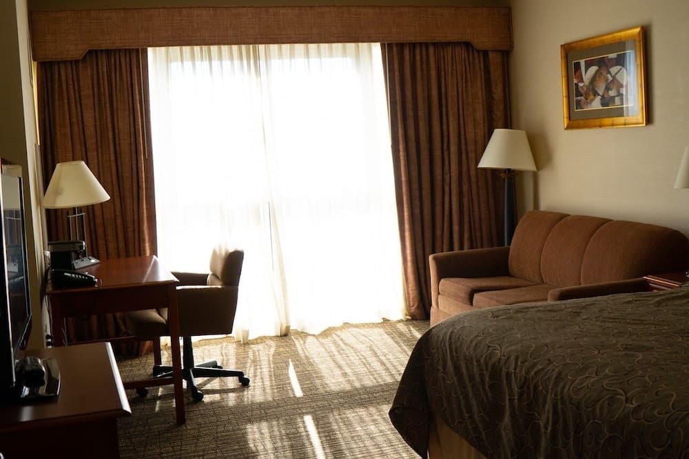 Hotel Topeka at City Center