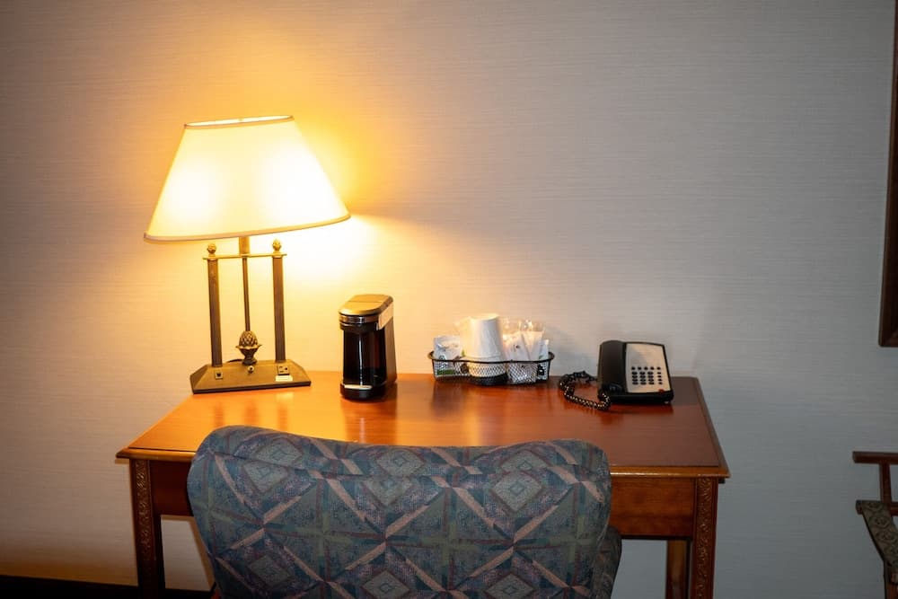 Hotel Topeka at City Center