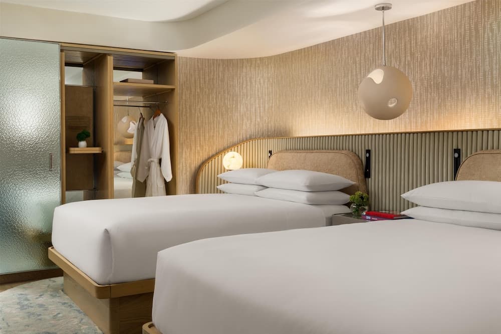 ANDAZ MIAMI BEACH, BY HYATT