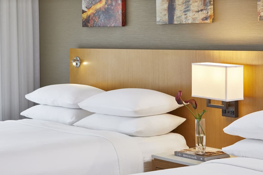 Renaissance Chicago Glenview Suites Hotel