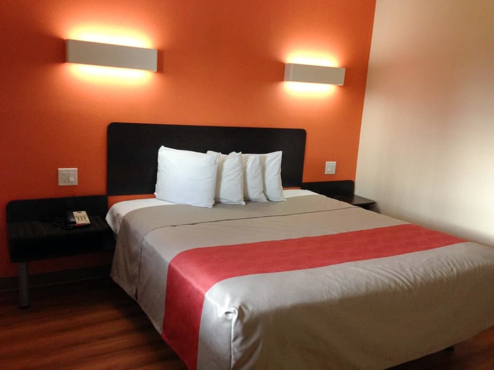 Motel 6 New Brunswick