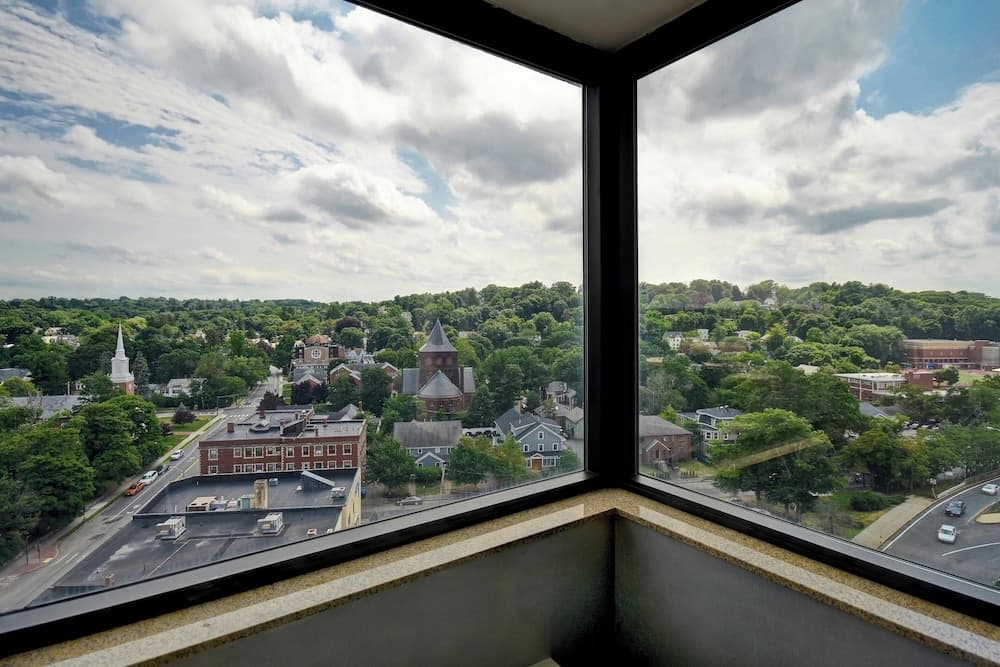 Four Points by Sheraton Boston Newton