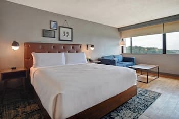 Four Points by Sheraton Boston Newton
