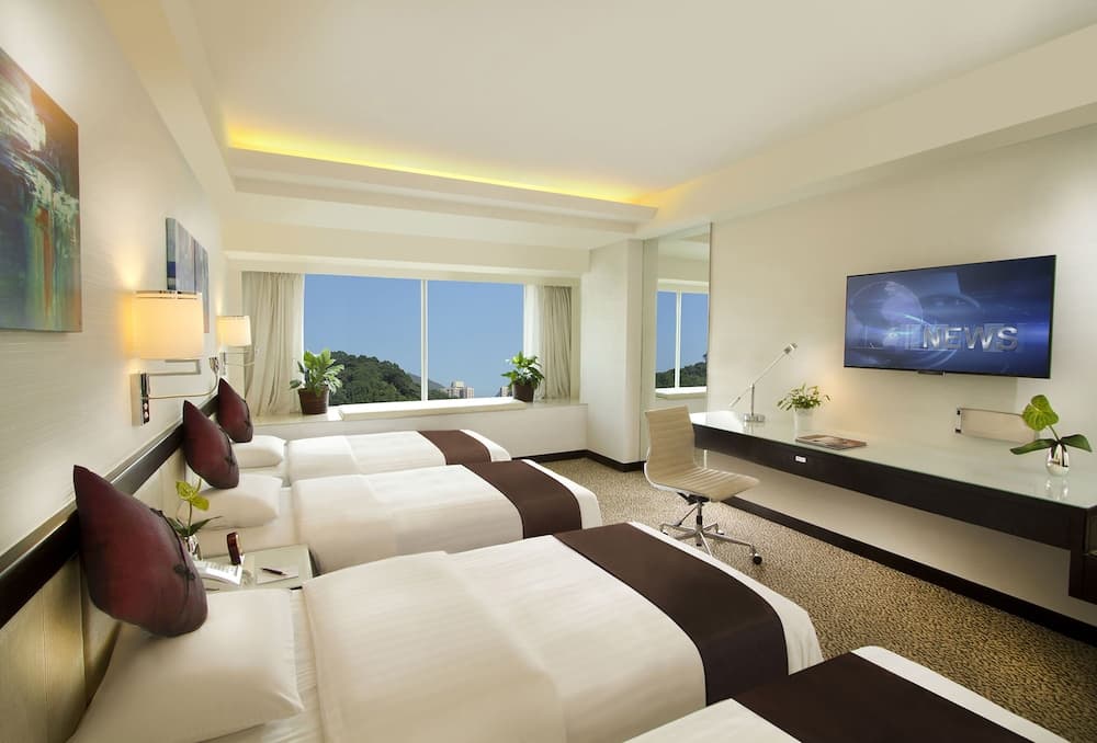 Regal Riverside Hotel