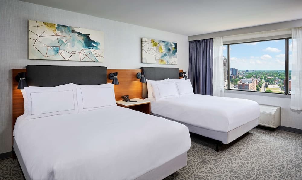 DoubleTree by Hilton Windsor Hotel & Suites