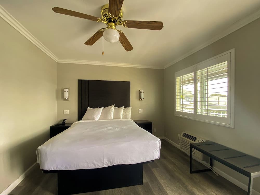 Rockview Inn and Suites