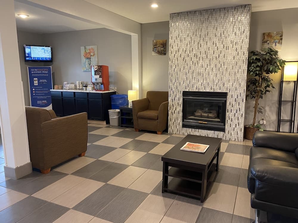 Quality Inn Mauston I-90