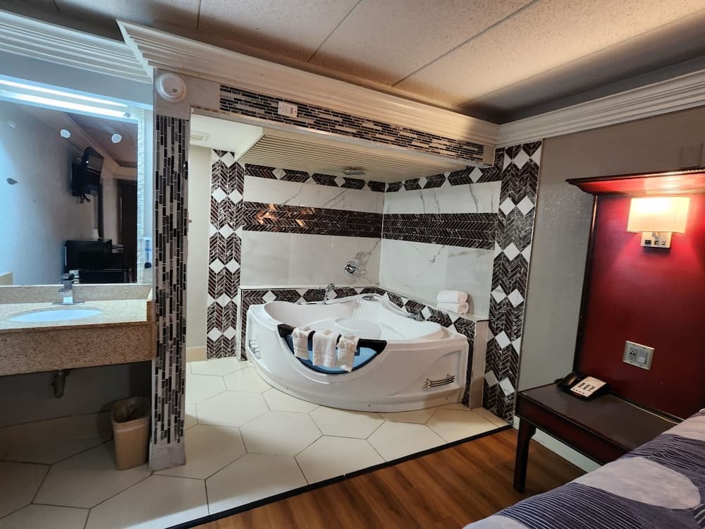 Americas Best Value Inn & Suites Little Rock at Scott Hamilton Dr