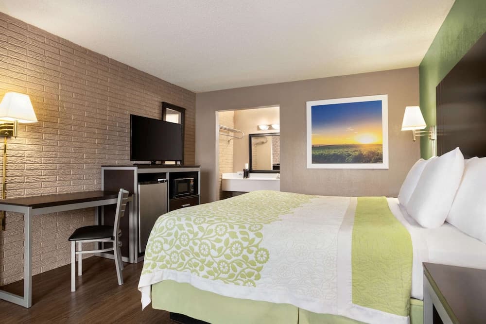 Days Inn by Wyndham Hardeeville/ I-95 State Line