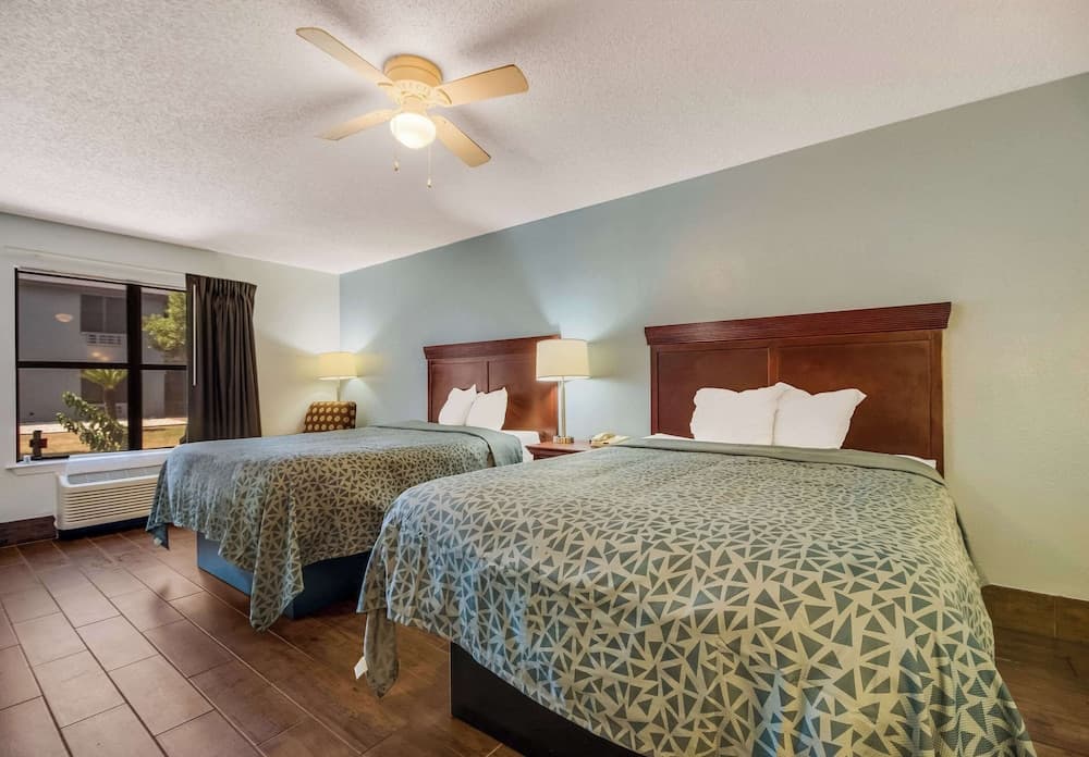 Econo Lodge Inn & Suites Fulton - Rockport