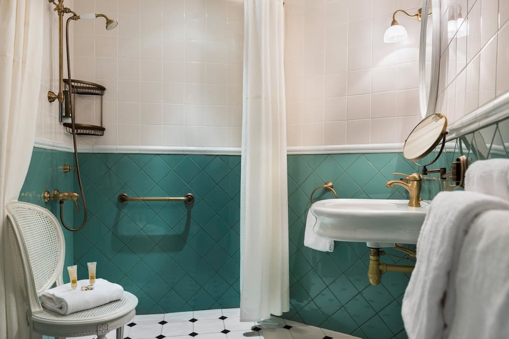 Hôtel de Neuve Le Marais by Happyculture