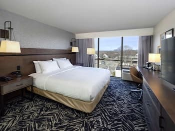 DoubleTree by Hilton Jamestown