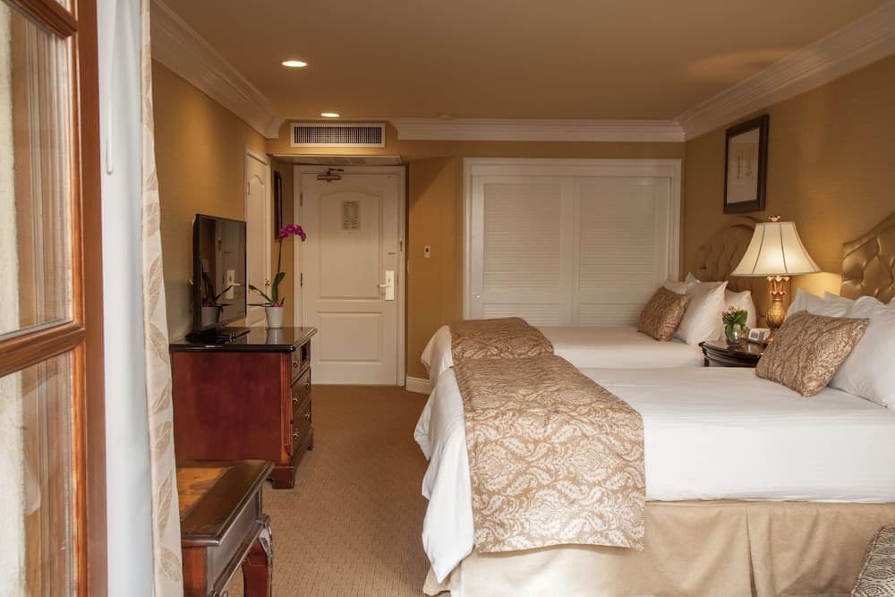 Best Western Plus Sunset Plaza Hotel