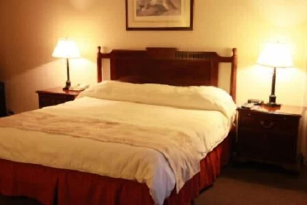 Caravelle Inn Extended Stay