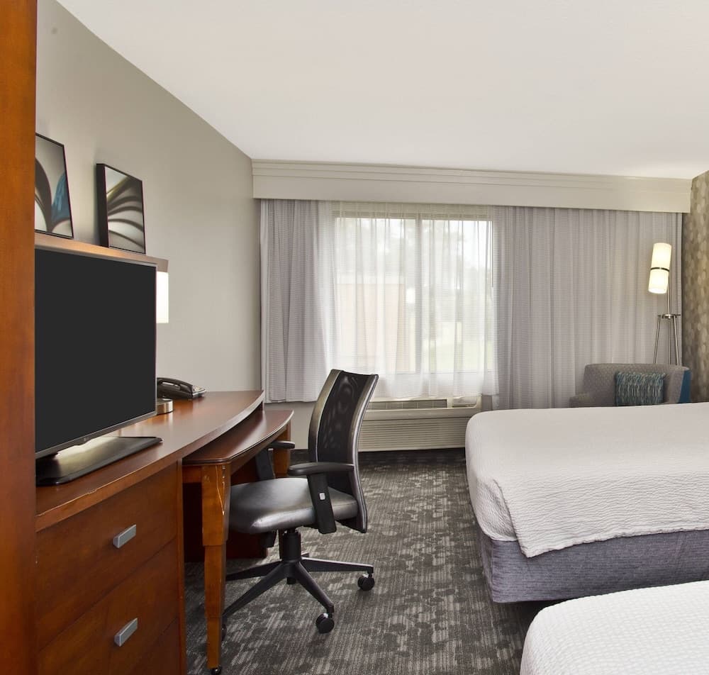 Courtyard by Marriott Gulfport Beachfront