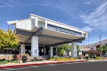 DoubleTree by Hilton Sacramento