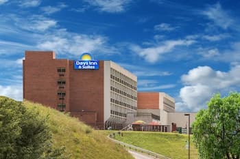 Days Inn & Suites by Wyndham Sutton Flatwoods