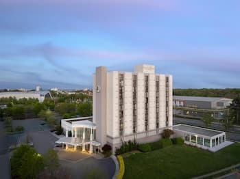 DoubleTree by Hilton Virginia Beach