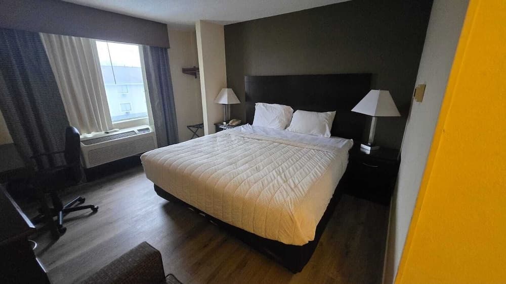 Copley Inn & Suites By OYO Akron OH